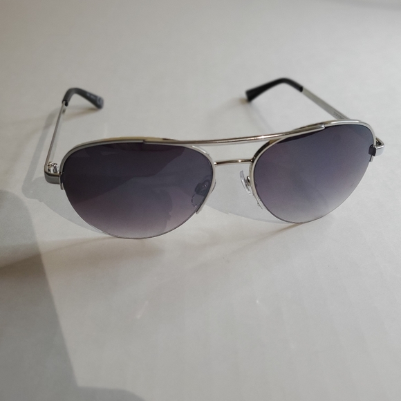 Dana Buchman Accessories - Dana Buchman Aviator sunglasses Sb1